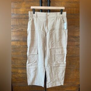 Gap petite mid rise cargo pants